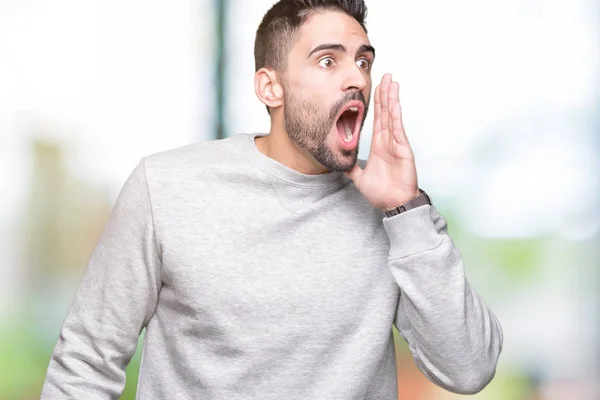 Young Handsome Man Wearing Sweatshirt Isolated Background Shouting Screaming Loud — Stock Photo, Image
