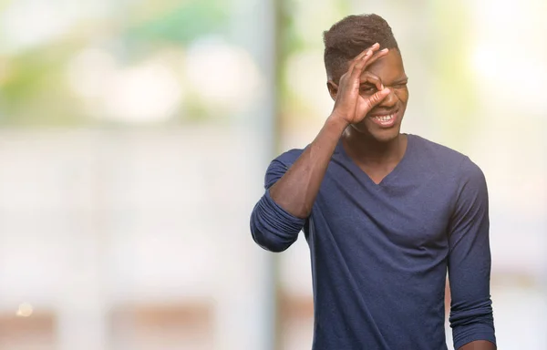 Młody Człowiek African American Białym Tle Robi Gest Ręką Uśmiechnięty — Zdjęcie stockowe