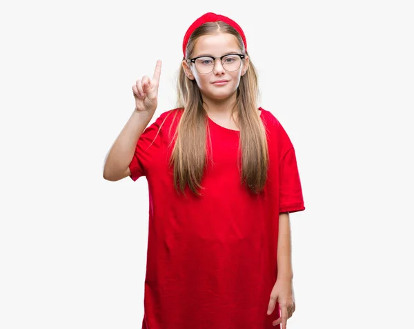 Joven Hermosa Chica Con Gafas Sobre Fondo Aislado Mostrando Apuntando —  Fotos de Stock