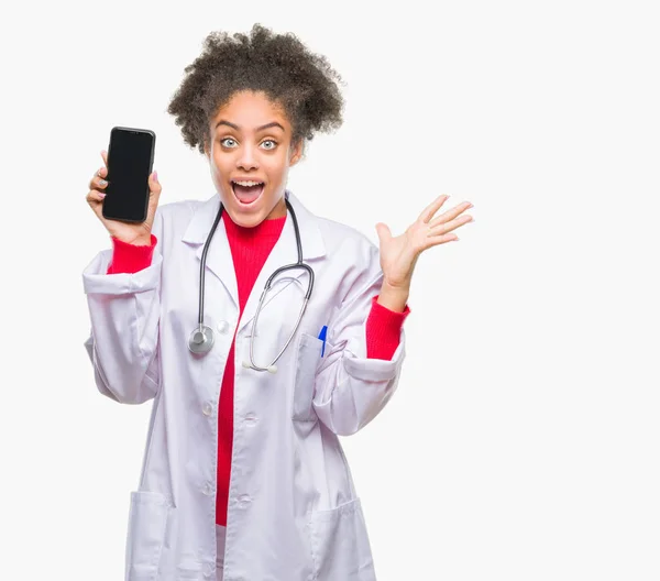 Young Afro American Doctor Woman Using Smartphone Isolated Background Very — Stock Photo, Image