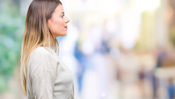 Junge Schöne Frau Lässiger Weißer Pullover Über Isoliertem Hintergrund Der — Stockfoto