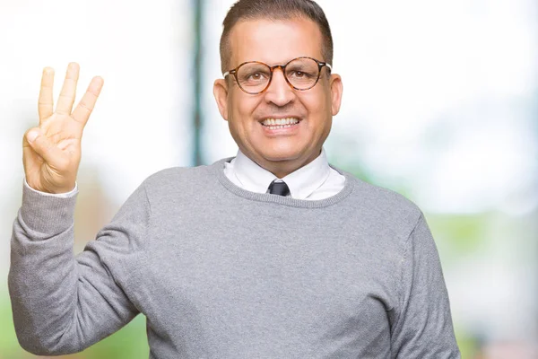 Homem Árabe Bussines Meia Idade Vestindo Óculos Sobre Fundo Isolado — Fotografia de Stock