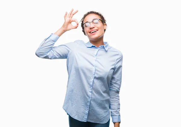 Joven Chica Negocios Afroamericana Trenzada Pelo Usando Gafas Sobre Fondo —  Fotos de Stock