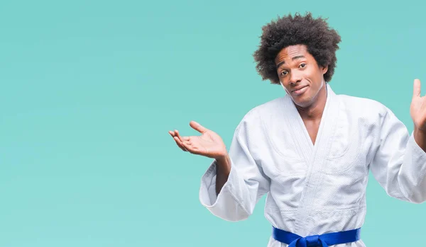 Afro Americký Muž Nosí Karate Kimono Nad Izolované Pozadí Bezradný — Stock fotografie