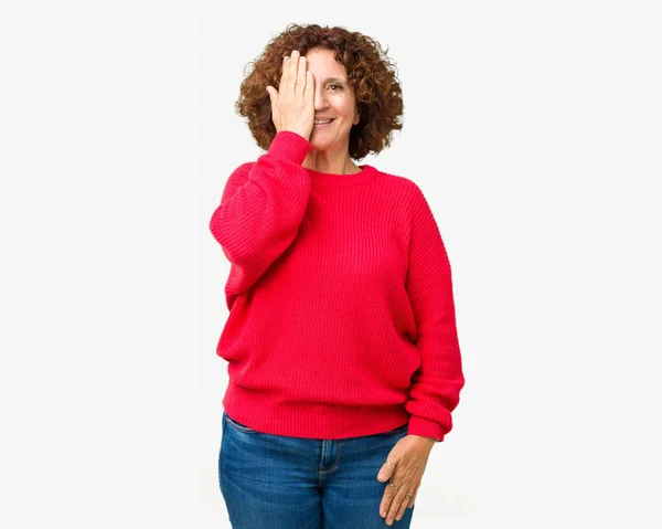 Hermoso Medio Ager Senior Mujer Rojo Suéter Invierno Sobre Fondo — Foto de Stock