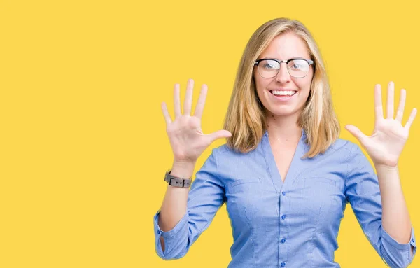 Hermosa Joven Mujer Negocios Sobre Fondo Aislado Mostrando Señalando Hacia — Foto de Stock