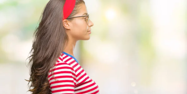 Mujer Árabe Hermosa Joven Con Gafas Sol Sobre Fondo Aislado — Foto de Stock