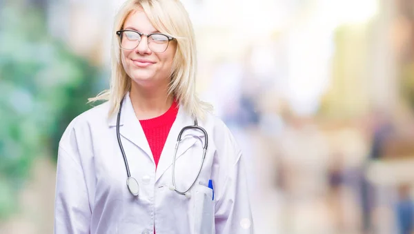 Jeune Belle Blonde Médecin Femme Portant Uniforme Médical Sur Fond — Photo