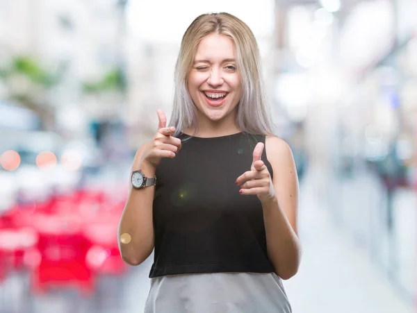 Mladá Blond Žena Izolované Pozadí Ukazovat Prstem Kameru Šťastný Legrační — Stock fotografie