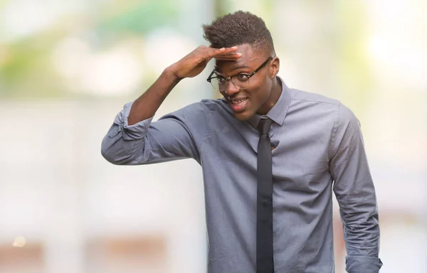 Unga Afroamerikanska Affärsman Över Isolerade Bakgrund Mycket Glad Och Leende — Stockfoto