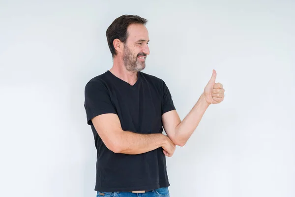 Uomo Anziano Sfondo Isolato Che Sembra Orgoglioso Sorridente Facendo Pollice — Foto Stock