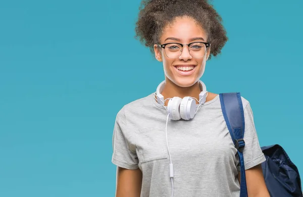 Unga Afro Amerikansk Student Kvinna Bär Hörlurar Och Ryggsäck Över — Stockfoto