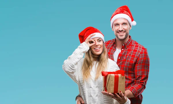Giovane Coppia Innamorata Indossa Cappello Natale Tenendo Presente Sfondo Isolato — Foto Stock