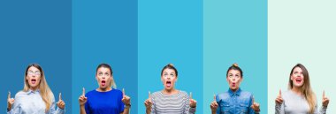 Genç güzel kadın mavi çizgili izole arka plan yüzünden kolaj hayrete ve yukarıya bakıyor ve parmakları ile işaret ve silah kaldırdı şaşırttı.