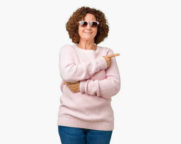 Beautiful Middle Ager Senior Woman Wearing Pink Sweater Sunglasses Isolated — Stock Photo, Image