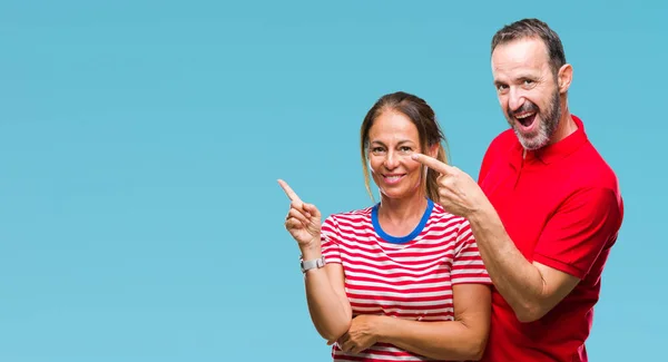 Medelåldern Spansktalande Par Kärlek Över Isolerade Bakgrund Med Ett Stort — Stockfoto