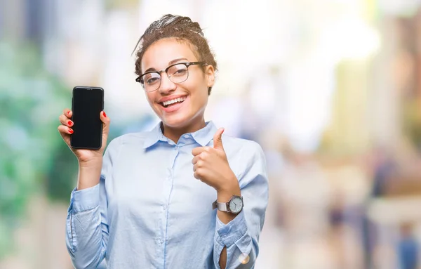 Young Braided Hair African American Business Girl Showing Screen Smartphone — Stock Photo, Image