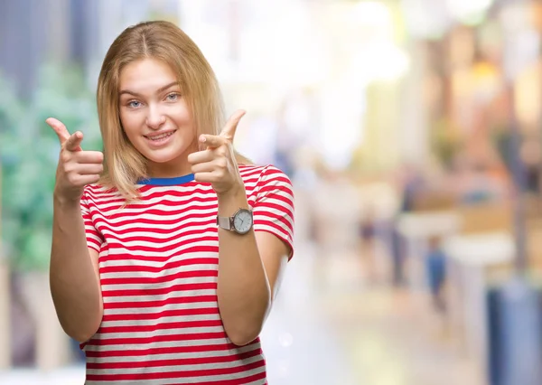 Mujer Caucásica Joven Sobre Fondo Aislado Señalando Los Dedos Cámara —  Fotos de Stock