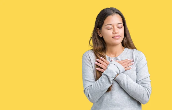 Joven Mujer Morena Hermosa Usando Suéter Sobre Fondo Aislado Sonriendo — Foto de Stock