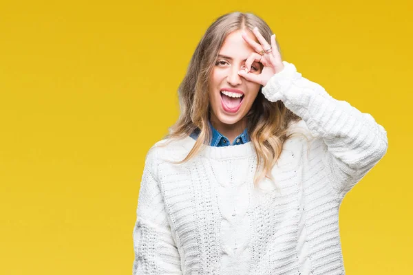 Bela Jovem Loira Mulher Vestindo Inverno Suéter Sobre Isolado Fundo — Fotografia de Stock