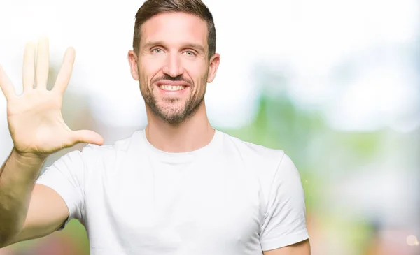 Bonito Homem Vestindo Casual Shirt Branca Mostrando Apontando Para Cima — Fotografia de Stock