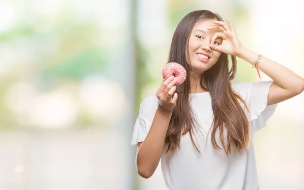 Joven Asiático Mujer Comer Donut Sobre Aislado Fondo Con Feliz —  Fotos de Stock