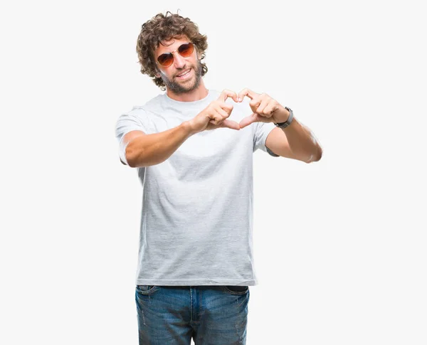 Hombre Modelo Hispano Guapo Con Gafas Sol Sobre Fondo Aislado —  Fotos de Stock