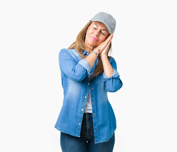 Hermosa Mujer Mediana Edad Con Gorra Deportiva Sobre Fondo Aislado —  Fotos de Stock