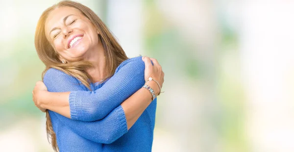 Middle Age Beautiful Woman Wearing Winter Sweater Isolated Background Hugging — Stock Photo, Image