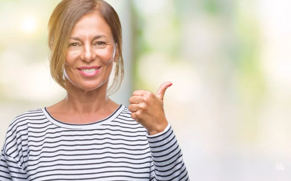 Ältere Hispanische Frau Mittleren Alters Mit Isoliertem Hintergrund Die Fröhlich — Stockfoto