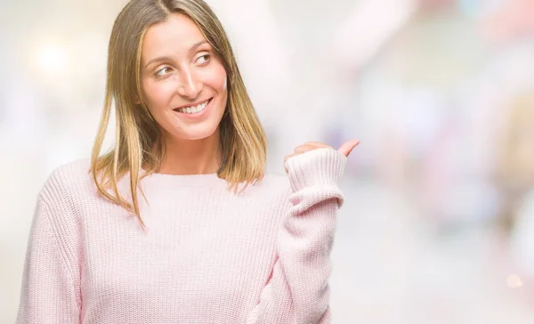 Giovane Bella Donna Che Indossa Maglione Invernale Sfondo Isolato Sorridente — Foto Stock