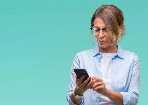 Mujer Mayor Mediana Edad Que Envía Mensajes Texto Utilizando Teléfono —  Fotos de Stock