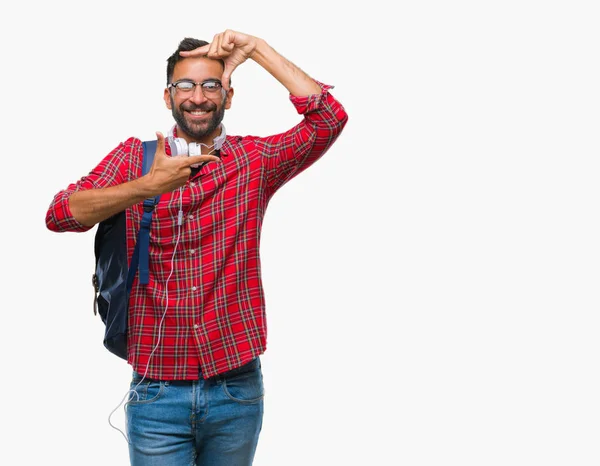 Erwachsener Hispanischer Student Mann Mit Kopfhörern Und Rucksack Über Isoliertem — Stockfoto