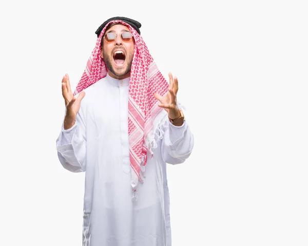 Joven Hombre Guapo Usando Keffiyeh Sobre Fondo Aislado Loco Loco — Foto de Stock