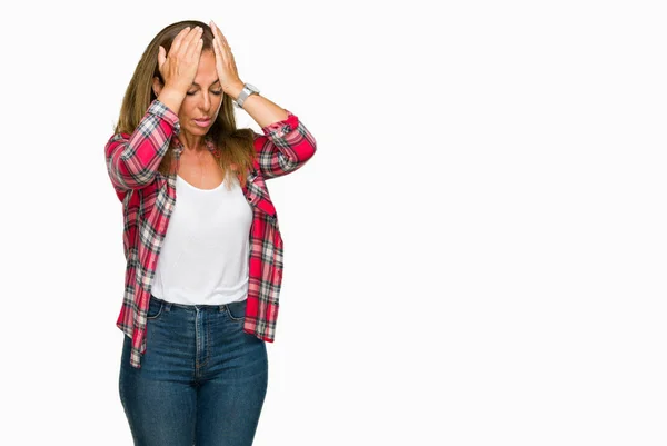 Mulher Adulta Meia Idade Vestindo Camisa Casual Sobre Fundo Isolado — Fotografia de Stock