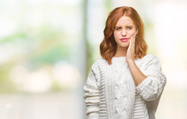 Giovane Bella Donna Sfondo Isolato Indossa Maglione Invernale Toccare Bocca — Foto Stock