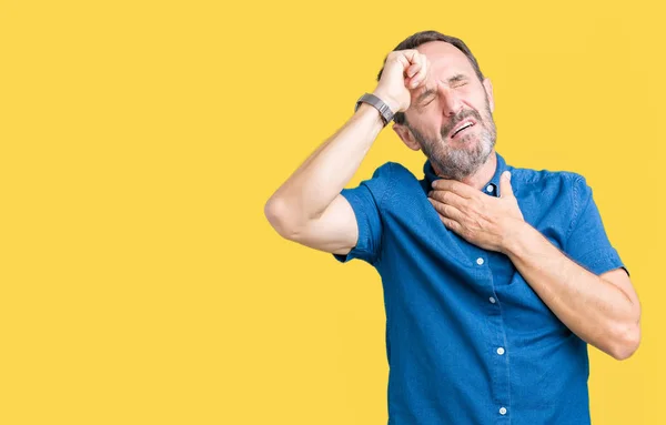 Stilig Medelåldern Eleganta Senior Mannen Över Isolerade Bakgrund Att Röra — Stockfoto