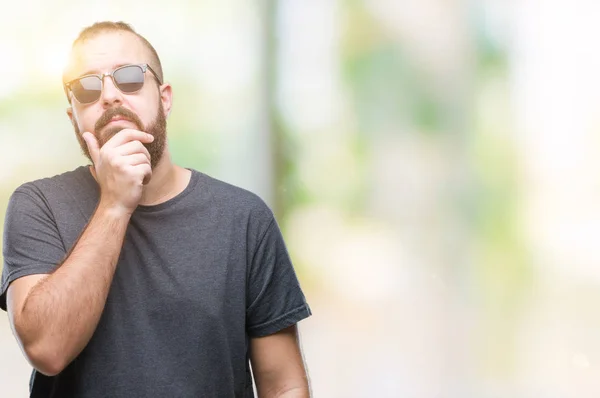 Young Caucasian Hipster Man Wearing Sunglasses Isolated Background Hand Chin — Stock Photo, Image