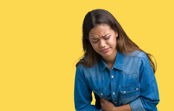 Ung Vacker Brunett Kvinna Som Bär Blå Jeansskjorta Över Isolerade — Stockfoto