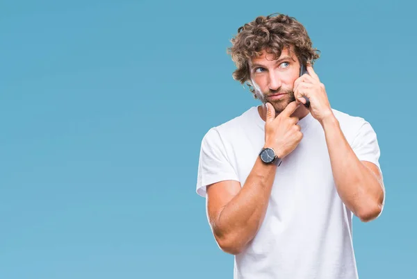 Hombre Hispano Guapo Modelo Hablando Teléfono Inteligente Sobre Fondo Aislado —  Fotos de Stock