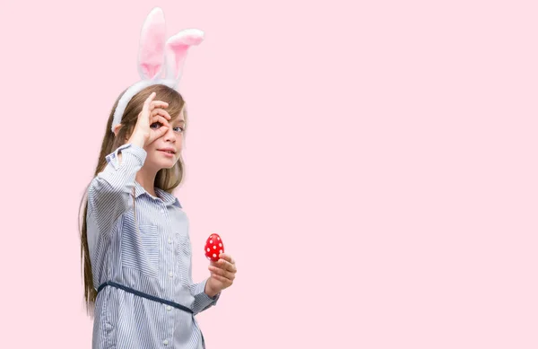 Jonge Blonde Kind Dragen Easter Bunny Oren Met Blij Gezicht — Stockfoto