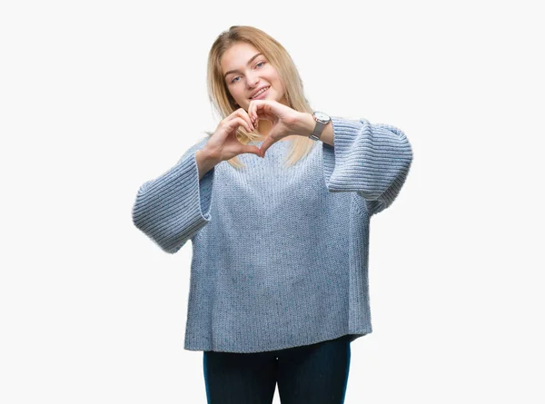 기호와 손으로 모양을 보여주는 사랑에 스웨터를 낭만주의 — 스톡 사진