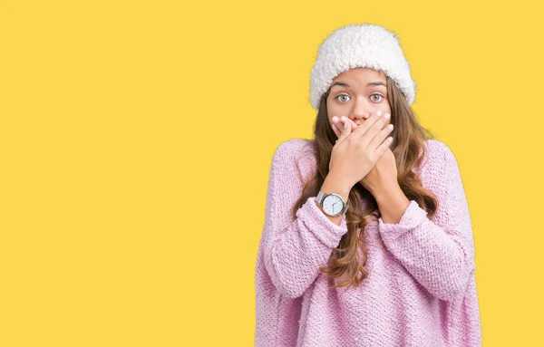 Jovem Bela Mulher Morena Vestindo Suéter Chapéu Inverno Sobre Fundo — Fotografia de Stock