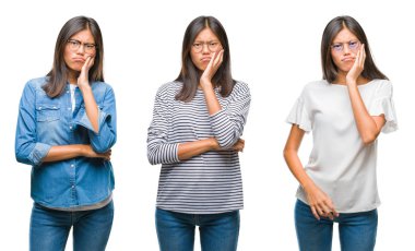 Kolaj Asyalı Genç kadın ayakta gözlük üzerinde beyaz bir arka plan düşünme seyir yorgun ve sıkılmış çapraz silah depresyon sorunları ile izole.