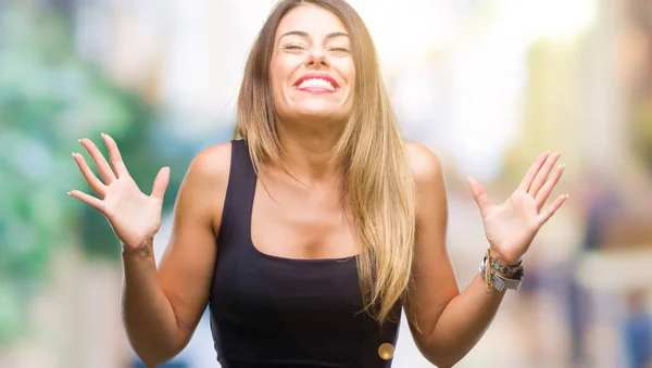 Joven Mujer Hermosa Sobre Fondo Aislado Celebrando Loco Loco Por —  Fotos de Stock