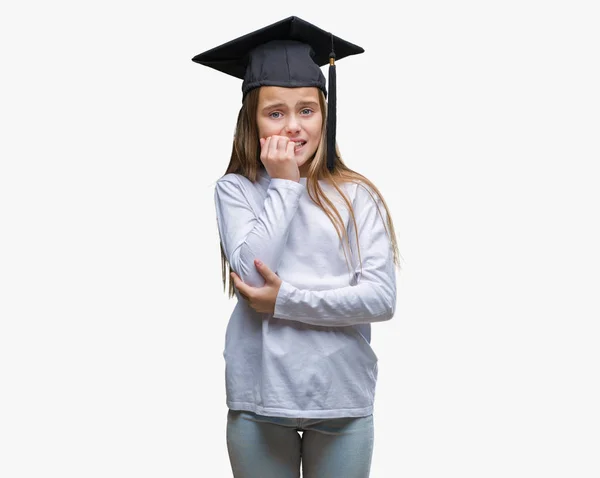 Joven Hermosa Chica Con Gorra Graduado Sobre Fondo Aislado Buscando —  Fotos de Stock