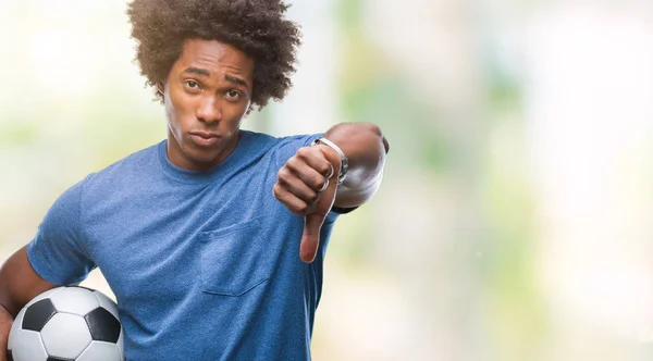 Hombre Afroamericano Sosteniendo Pelota Fútbol Sobre Fondo Aislado Con Cara — Foto de Stock