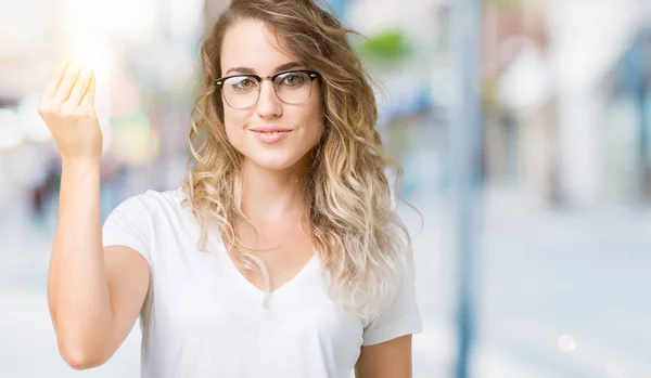 Vacker Ung Blond Kvinna Bär Glasögon Över Isolerade Bakgrund Gör — Stockfoto