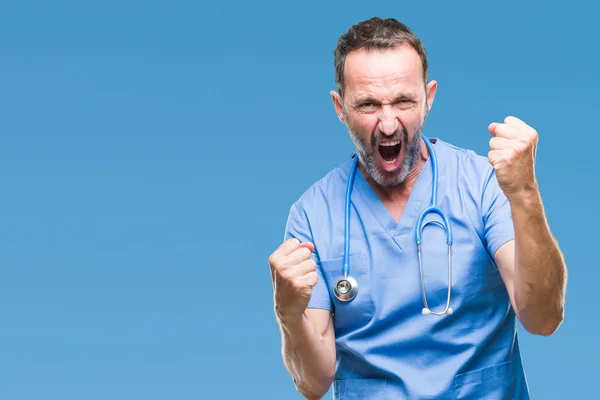 Edad Media Hoary Médico Senior Hombre Vistiendo Uniforme Médico Sobre — Foto de Stock