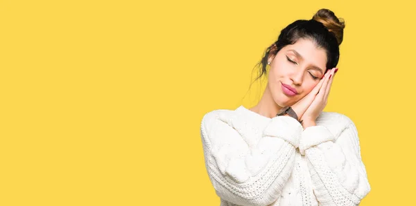 Young Beautiful Woman Wearing Winter Sweater Sleeping Tired Dreaming Posing — Stock Photo, Image